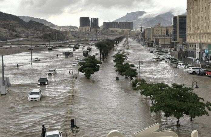 Mecca flood heavy rain