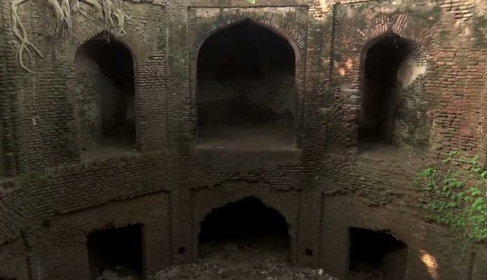 Mysterious wells in mosque controversy